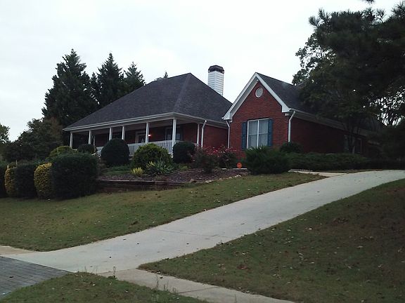 3rd image of 1199 Saxony Dr SE