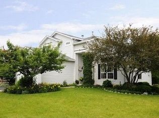 210 Saffron Ln, Bolingbrook, IL 60490