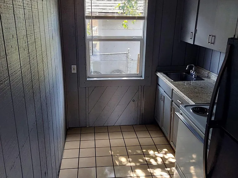 532 14th Ave SW — Photo 6