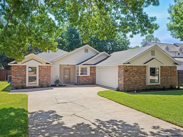 2237 Oak Bluff Dr, Flower Mound, TX 75028