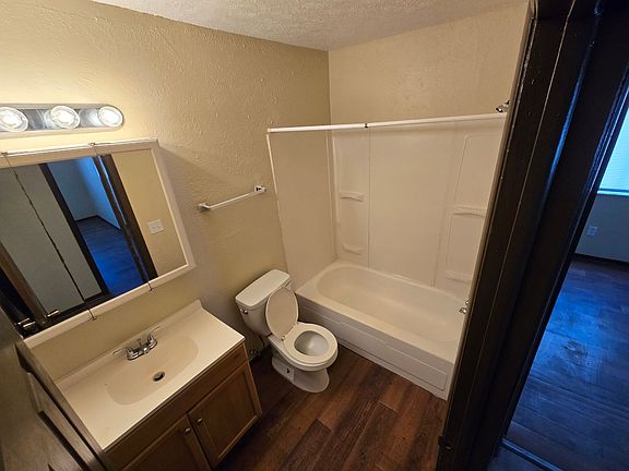 5th image of 1402 Brooke Park Dr #4