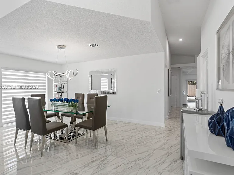 8842 SW 215th Ln — Photo 7