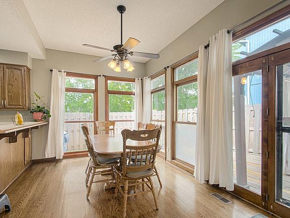 4th image of 1336 Wildbriar Pl