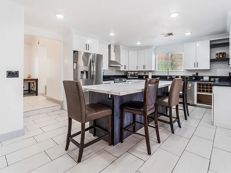 9005 Feather River Ct — Photo 11