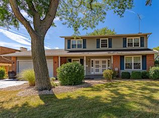 1520 Shepard Cir, Elk Grove Village, IL 60007