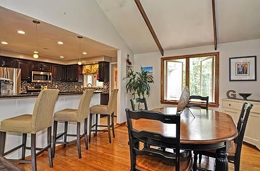 5th image of 30 Tanglewood Dr