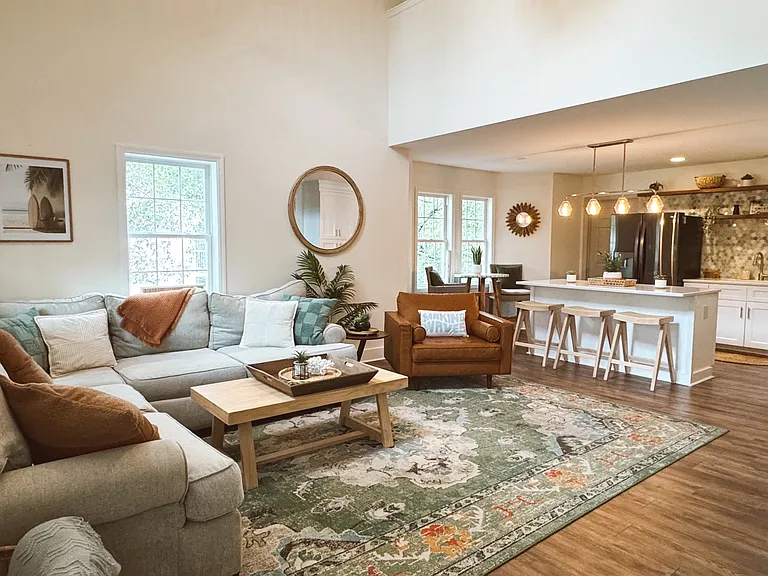 825 Driftwood Dr — Photo 4