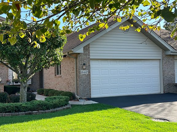 3rd image of 18447 Lakeview Cir E