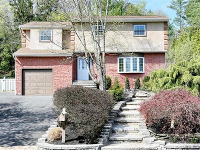 95 Violet Drive, Pearl River, NY, 10965