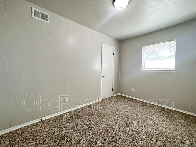 1900 N Mitchell Dr — Photo 23