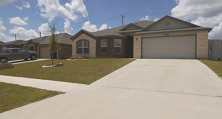 Curb appeal front of the house
