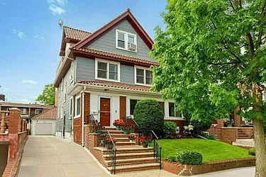 32 94th Street in Fort Hamilton