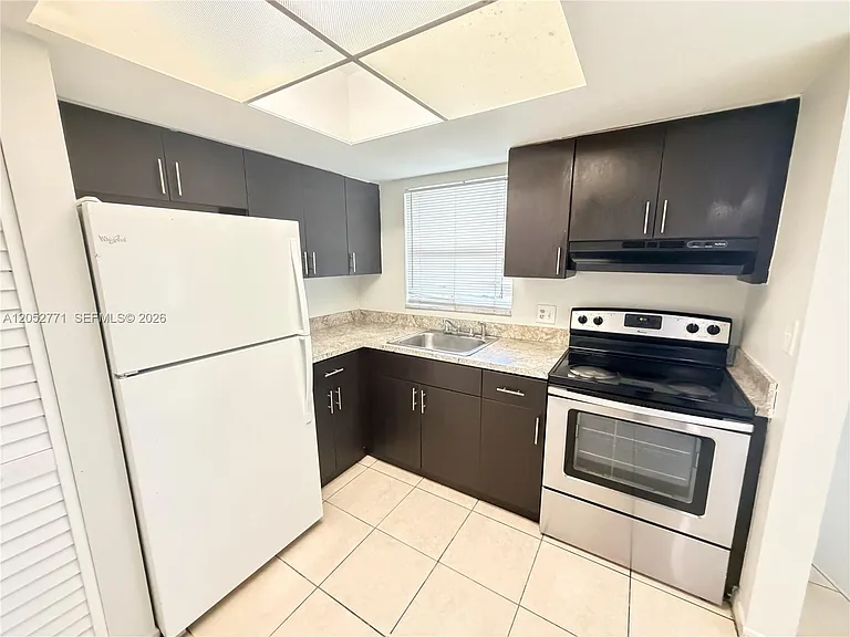 101 NE 41st St #B35 — Photo 7