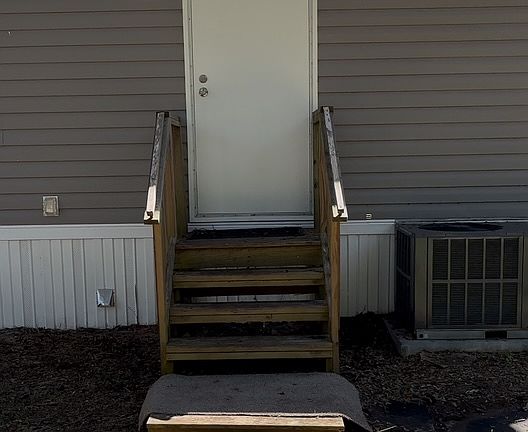 2nd image of 1984 NE 118th Ave