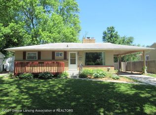 211 E Syringa Dr, Lansing, MI 48910