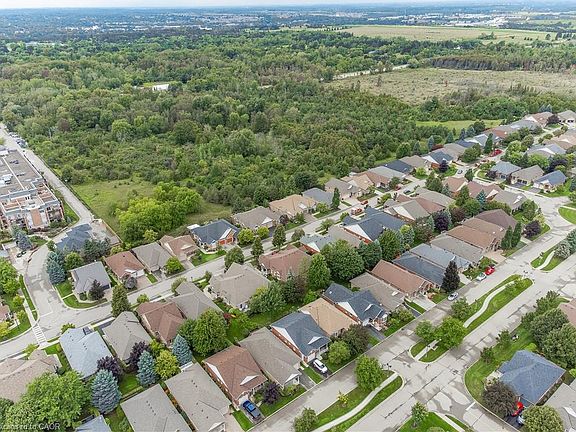4th image of 24 Beechlawn Blvd
