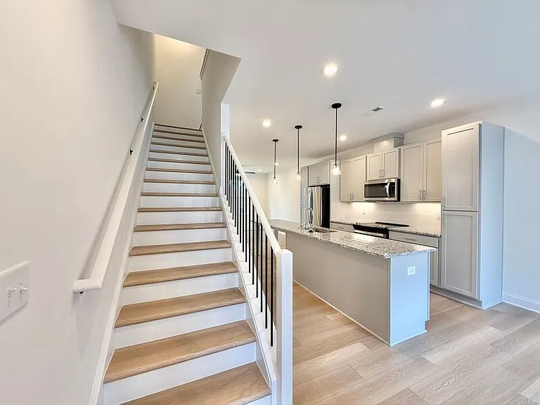 4811 Gossamer Ln #103 — Photo 4