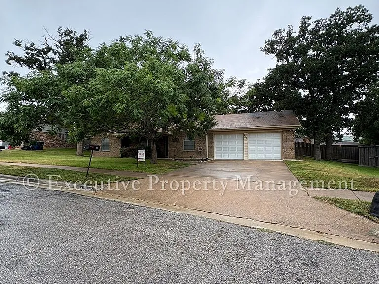 410 Jeffrey Ln — Photo 4