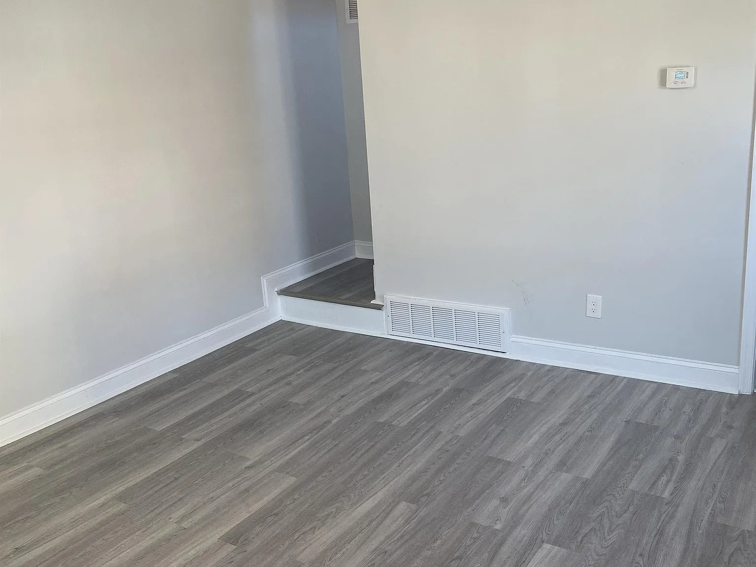 400 Maple Lane - 1 — Photo 2