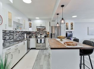 15 London Green Ct #509, Toronto, ON M3N 1K4