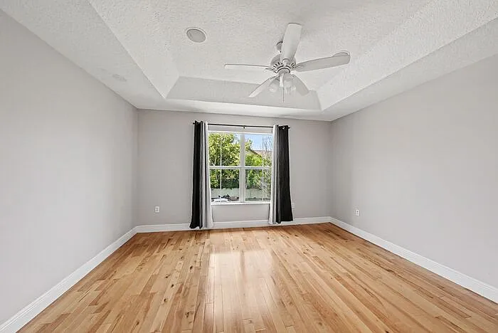 8106 Silent Creek Dr — Photo 9
