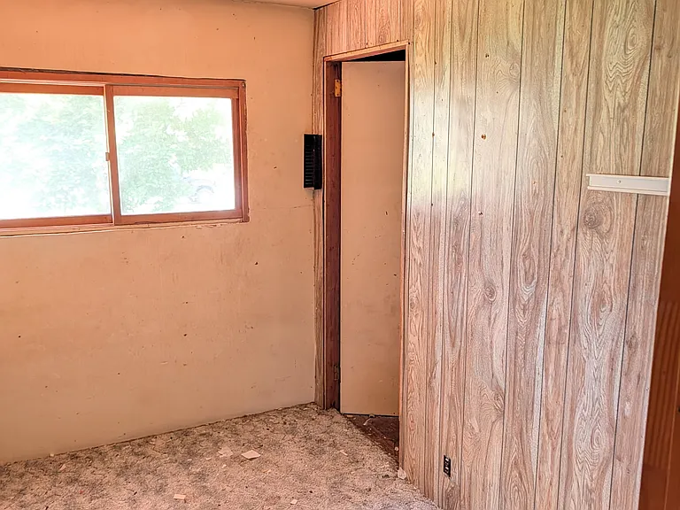 1110 Roemer Blvd — Photo 6