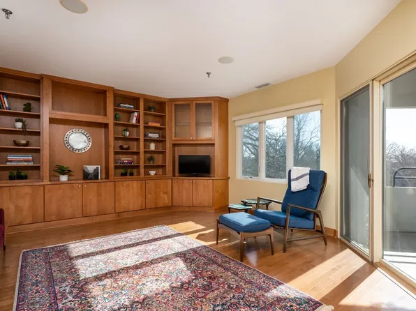 3930 Grand Ave APT 306, Des Moines, IA 50312