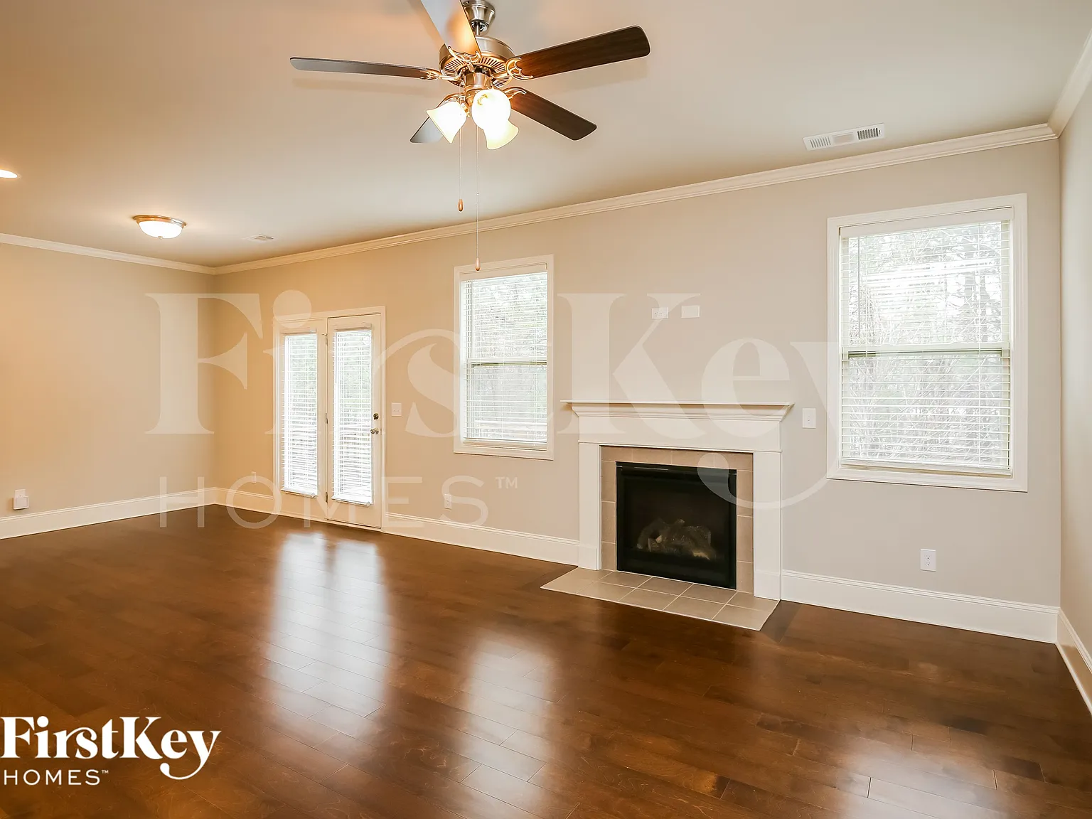5 bed, 3.0 bath, 2580 sqft, $2,705 — Photo 2