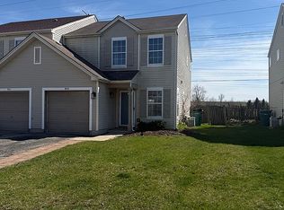 953 W Savannah Dr, Romeoville, IL 60446