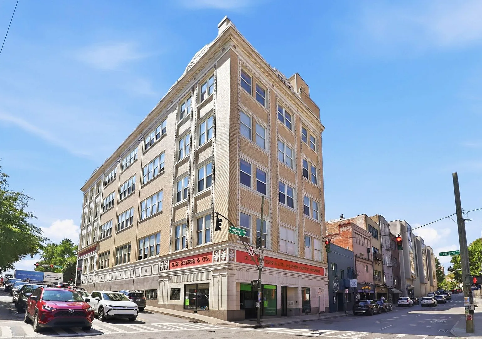 Kress Condos - College St 59C — Photo 4