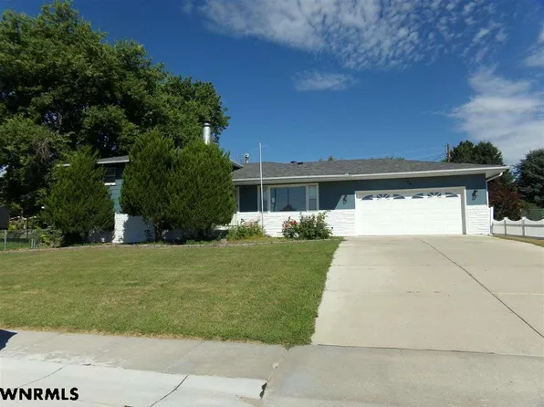 46 Western Dr, Gering, NE 69341