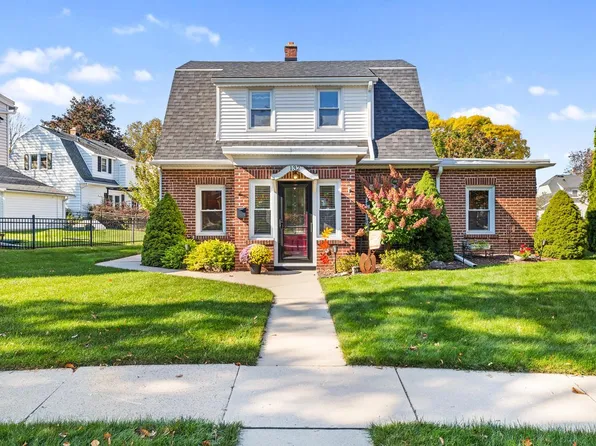 132 Lincoln CIRCLE, Kohler, WI 53044