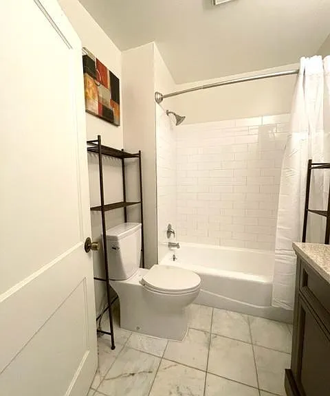 1288 W 104th St — Photo 9