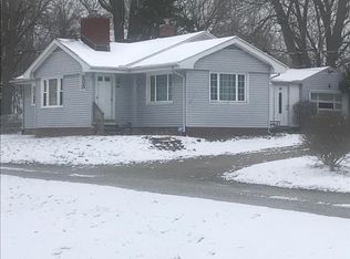 7327 Lake Rd E, Madison, OH 44057