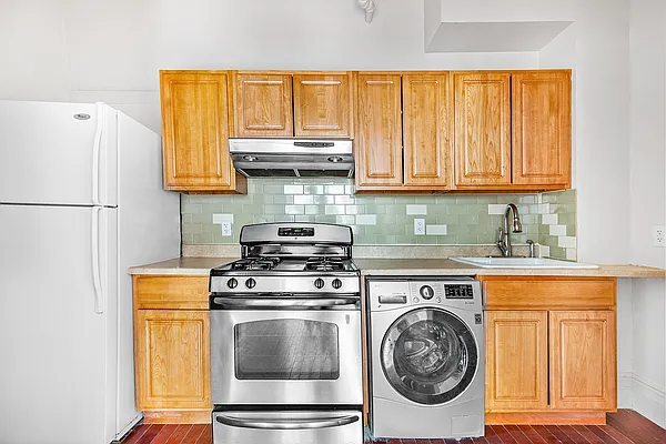 Rented by SERHANT. | media 2