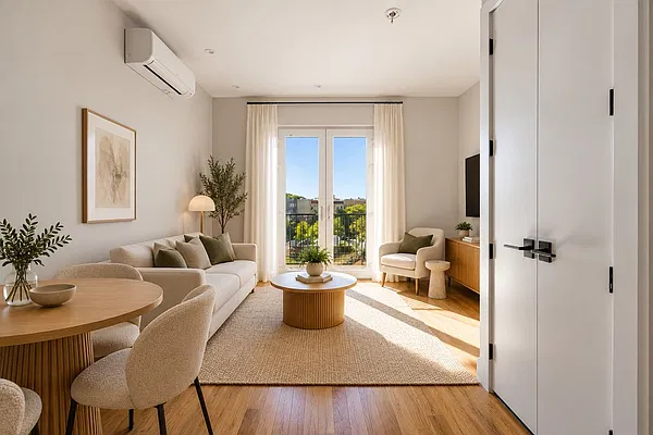 Living room, photo 2