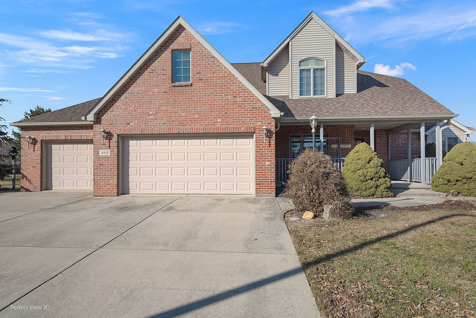 668 Edgewater Ct photo 1