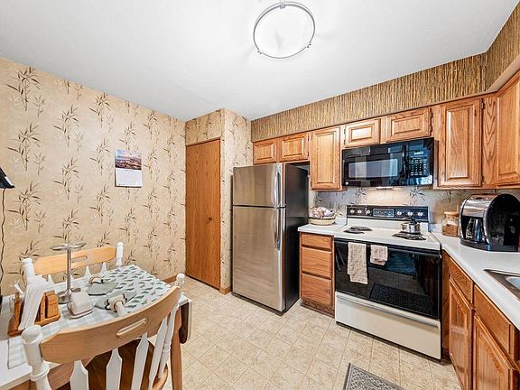 4th image of 374 Park Hill DRIVE #E