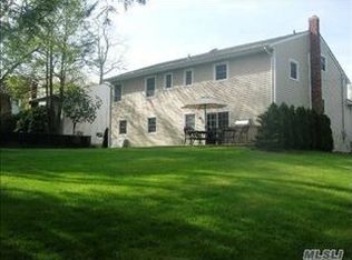 1 Sorgi Ct, Plainview, NY 11803