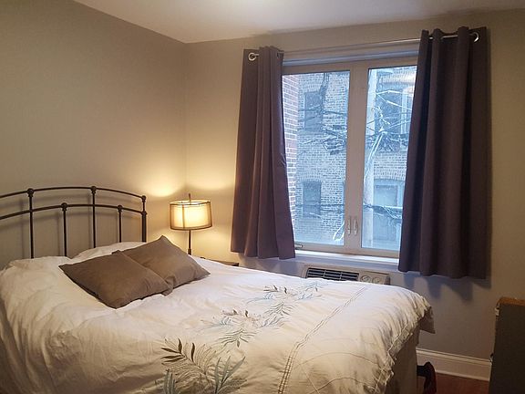 3rd image of 435 W Oakdale Ave APT 2D