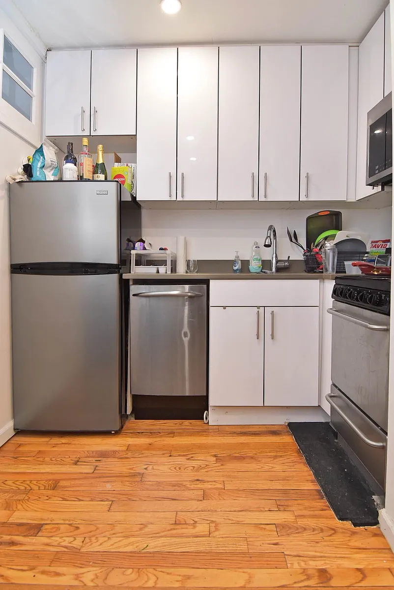 Building Photo - 57 1st Ave #3B