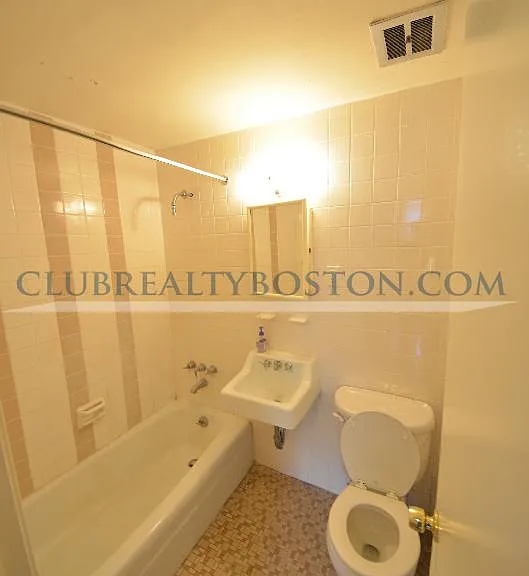 172 Beacon St #24 — Photo 8