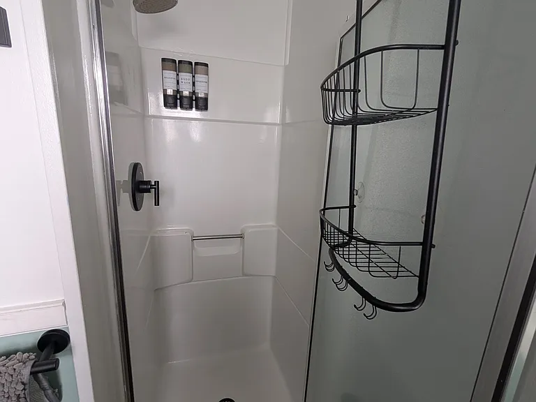 8 Glenwood Ln — Photo 21