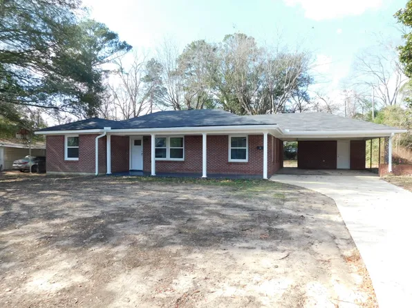 204 3rd St NW, Springhill, LA 71075