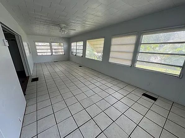 1001 52nd Ave W