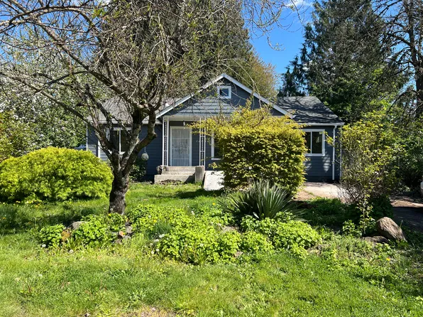1204 S 11th Ave, Kelso, WA 98626