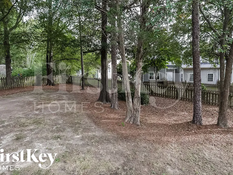 4905 Chimney Springs Dr — Photo 15