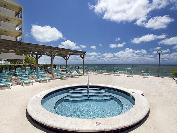 3rd image of 79901 Overseas Hwy APT 419