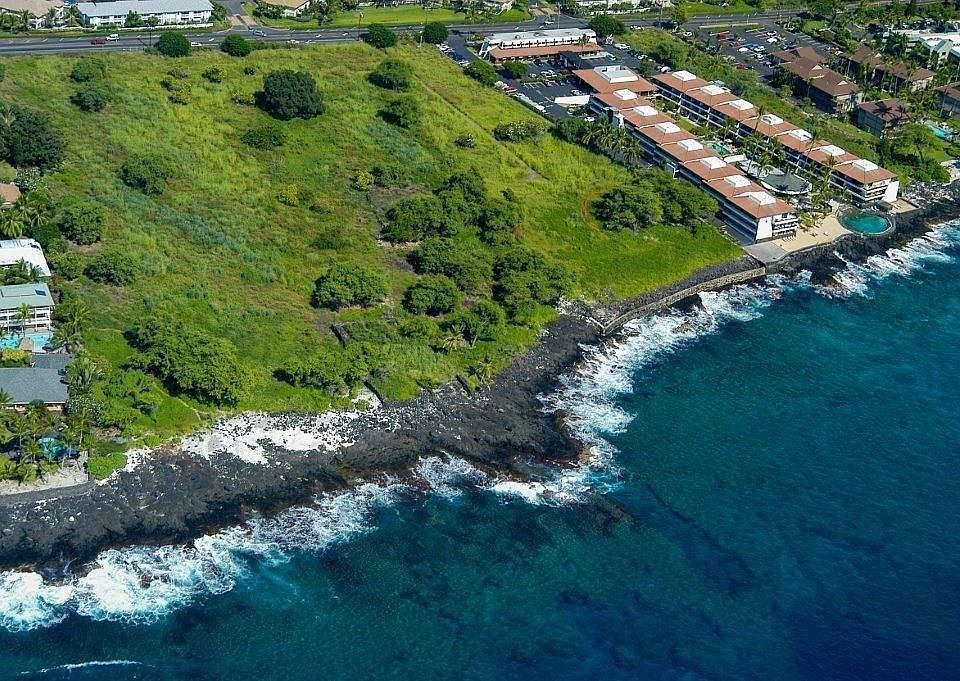 1st image of 75-6076 Alii Dr