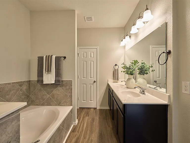 2214 Timberland Country Ct — Photo 35